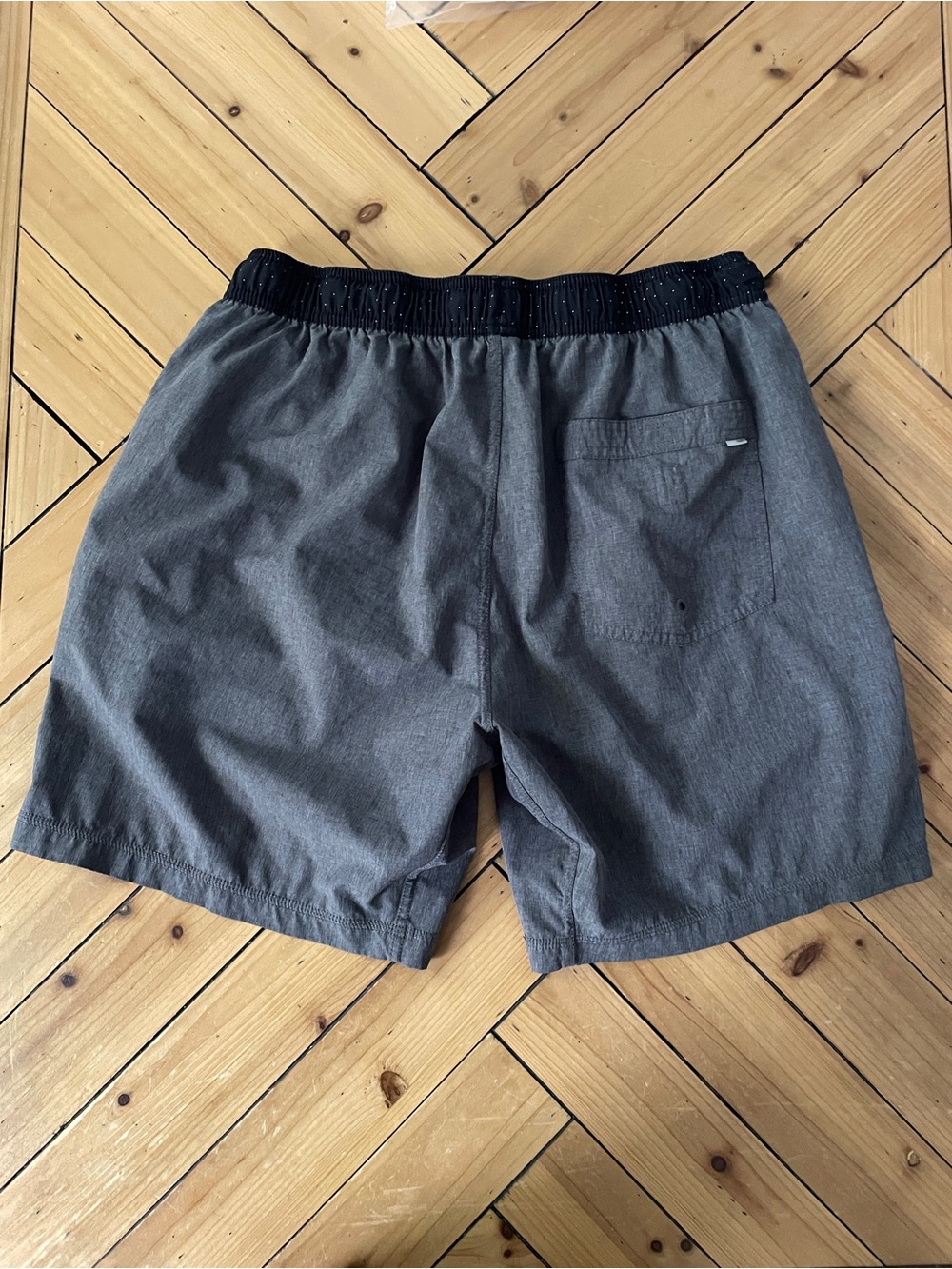 Vuori Men's Kore Shorts, gray , size L hybrid athletic shorts. V#302 style . - Picture 4 of 10